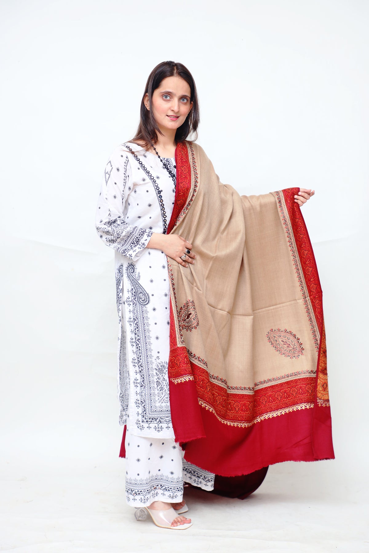 Ornate Floral Woolen Shawl